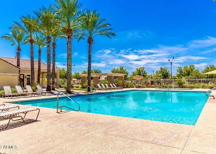 Epic Game Room, 2 Pools, Near Az Athletic Grounds Holiday home *