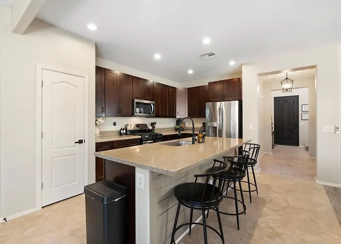 Holiday home Epic Game Room, 2 Pools, Near Az Athletic Grounds *
