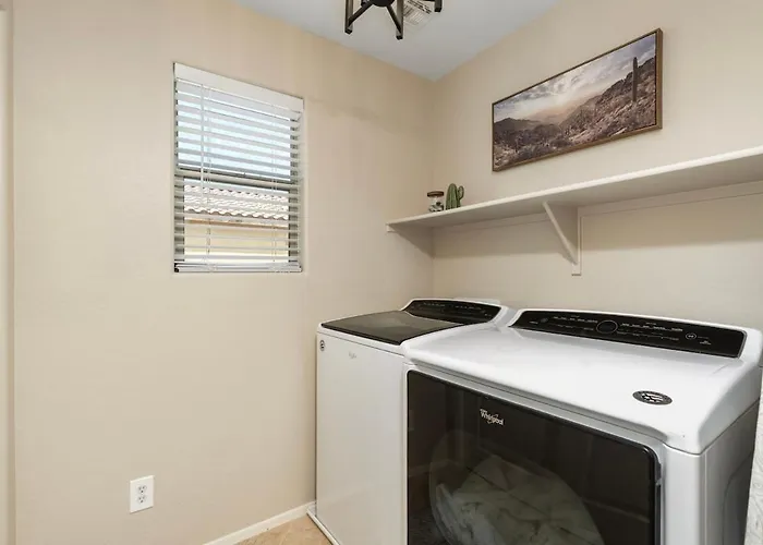 Holiday home Epic Game Room, 2 Pools, Near Az Athletic Grounds *